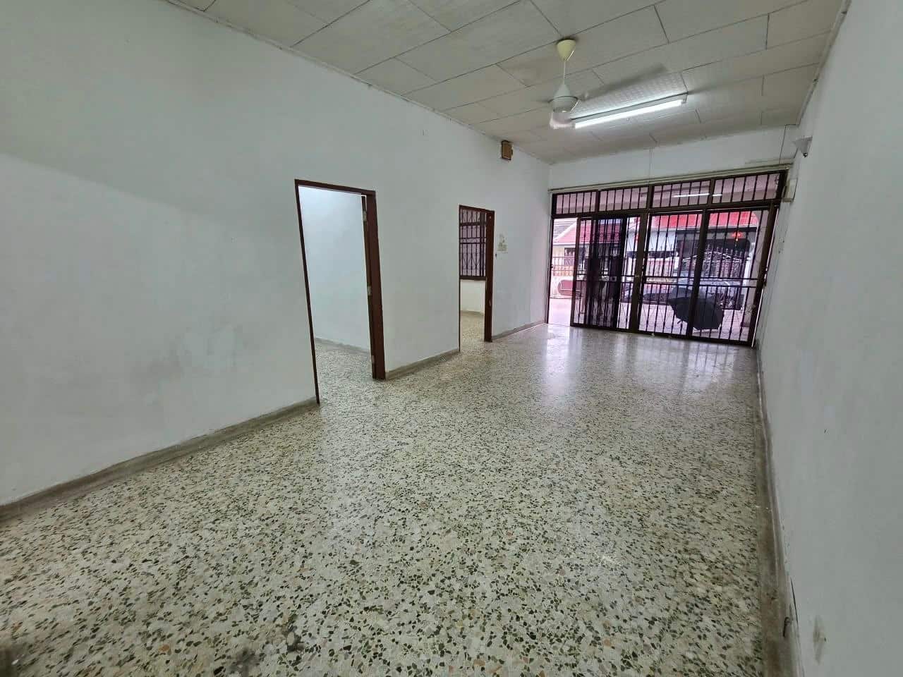 🏠 SINGLE STOREY TERRACE HOUSE FOR SALE

📍 Jalan La… 1