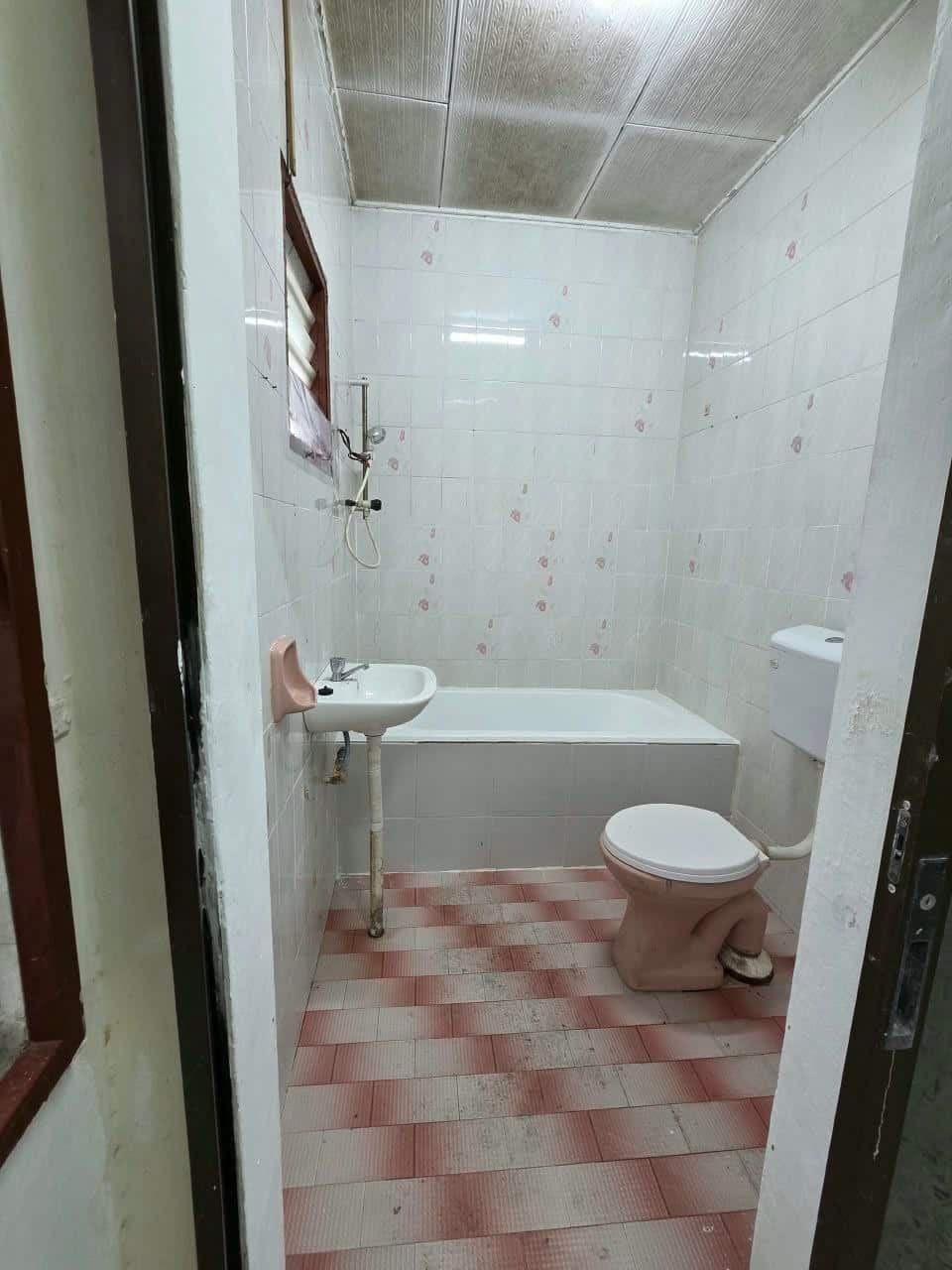 🏠 SINGLE STOREY TERRACE HOUSE FOR SALE

📍 Jalan La… 10