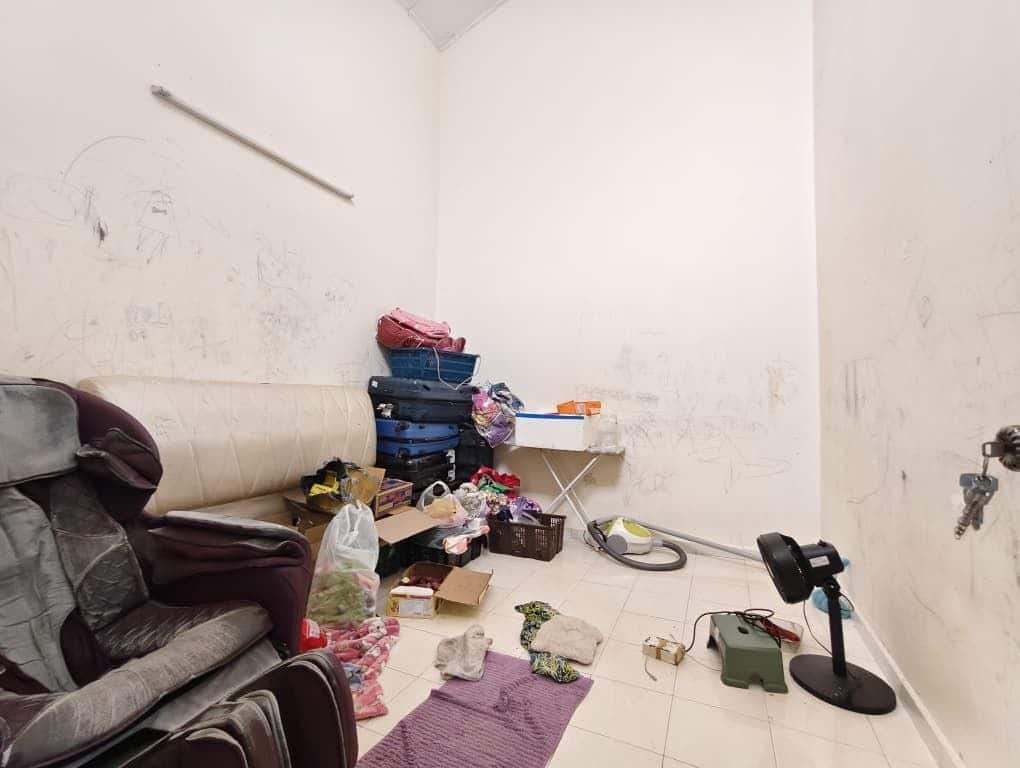 Jalan Kenari, Bandar Putra Kulai

Single Storey Te… 9