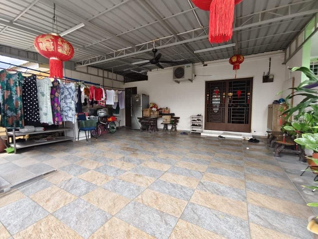 Jalan Kenari, Bandar Putra Kulai

Single Storey Te… 11