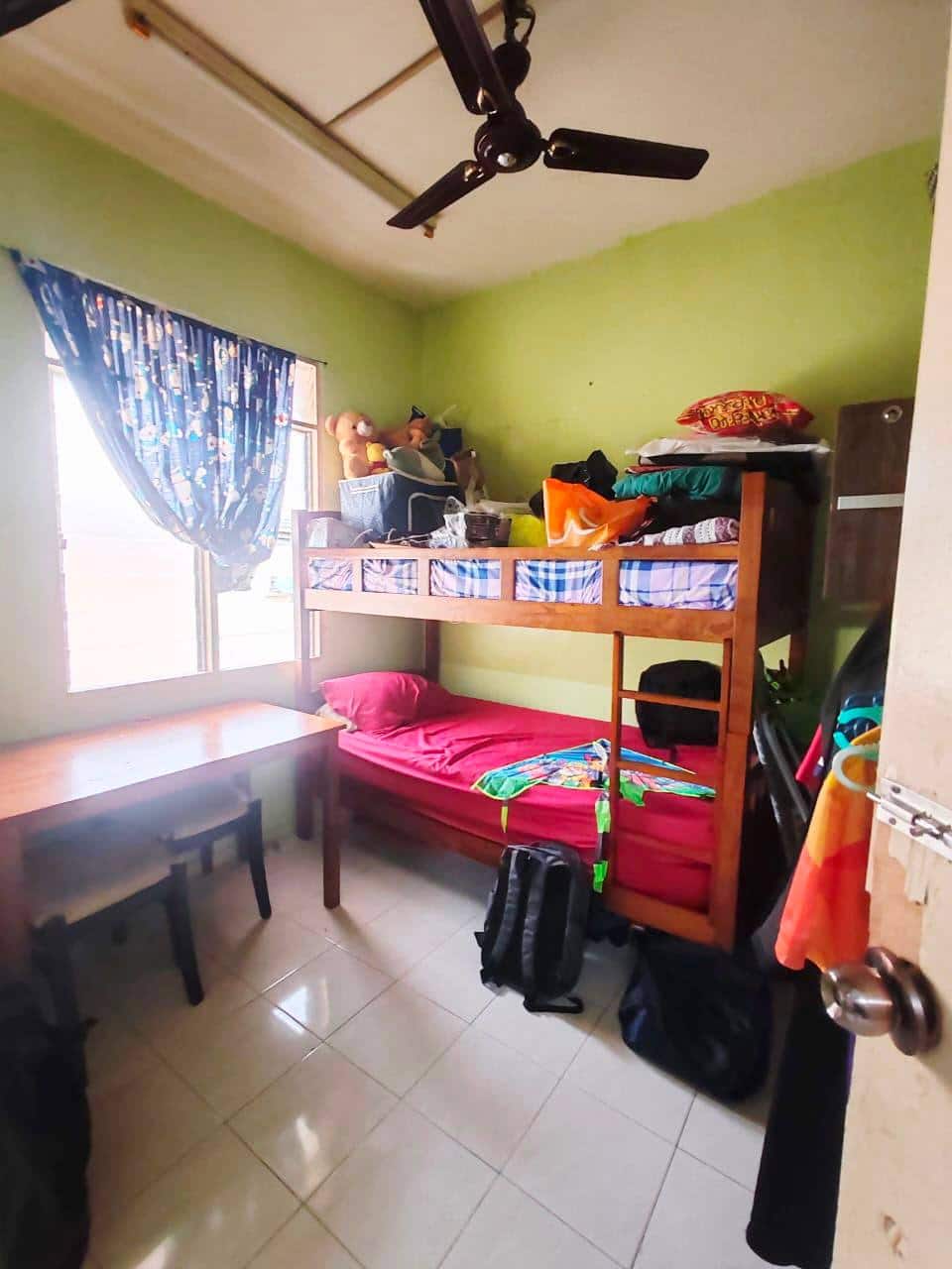 For Sale（AH7799）
Sri Awana Town House,Jalan Silat … 4
