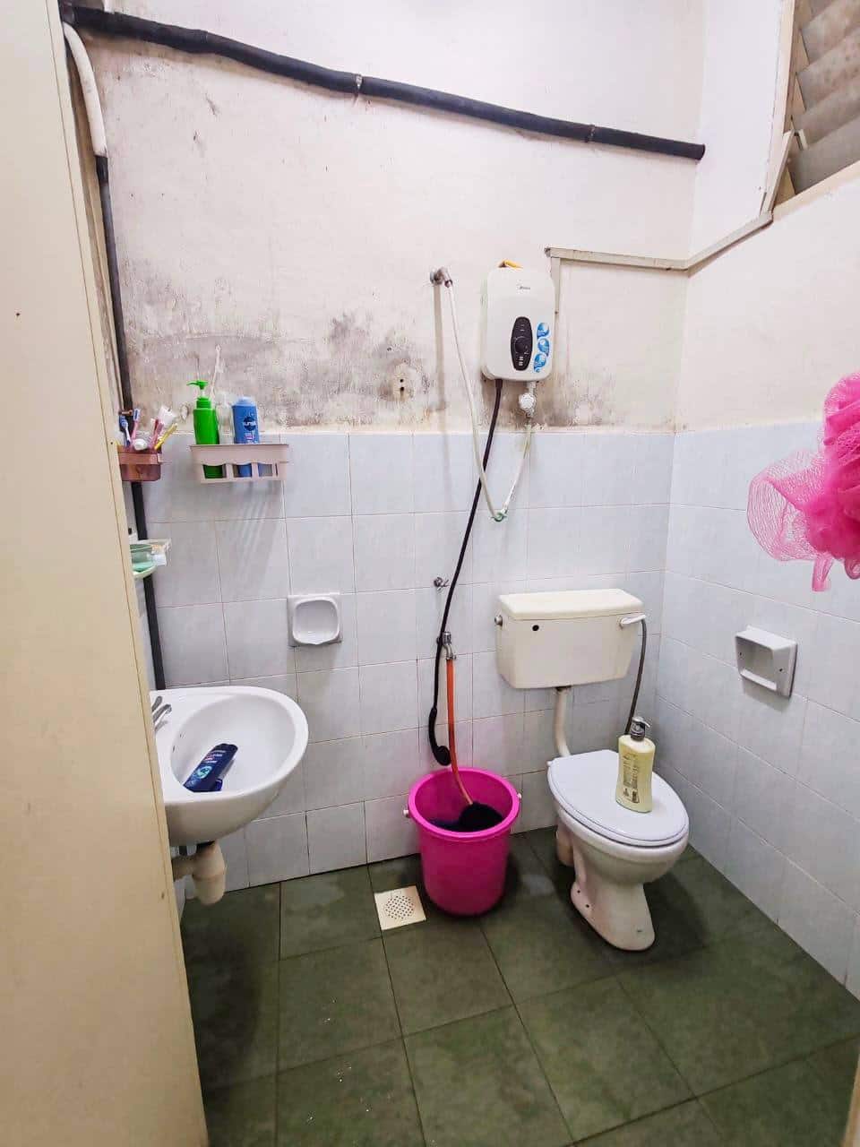 For Sale（AH7799）
Sri Awana Town House,Jalan Silat … 8