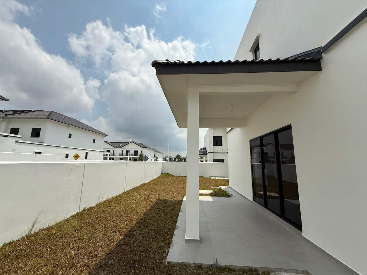 For Sale (RW9788)

DROP PRICE ‼️
The Commune @ Eco… 3