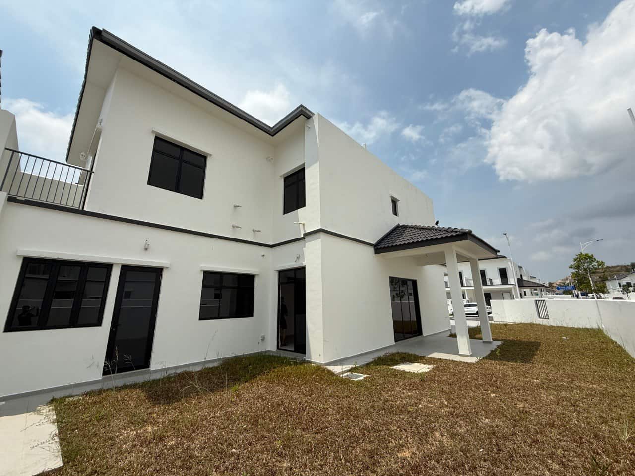 For Sale (RW9788)

DROP PRICE ‼️
The Commune @ Eco… 5