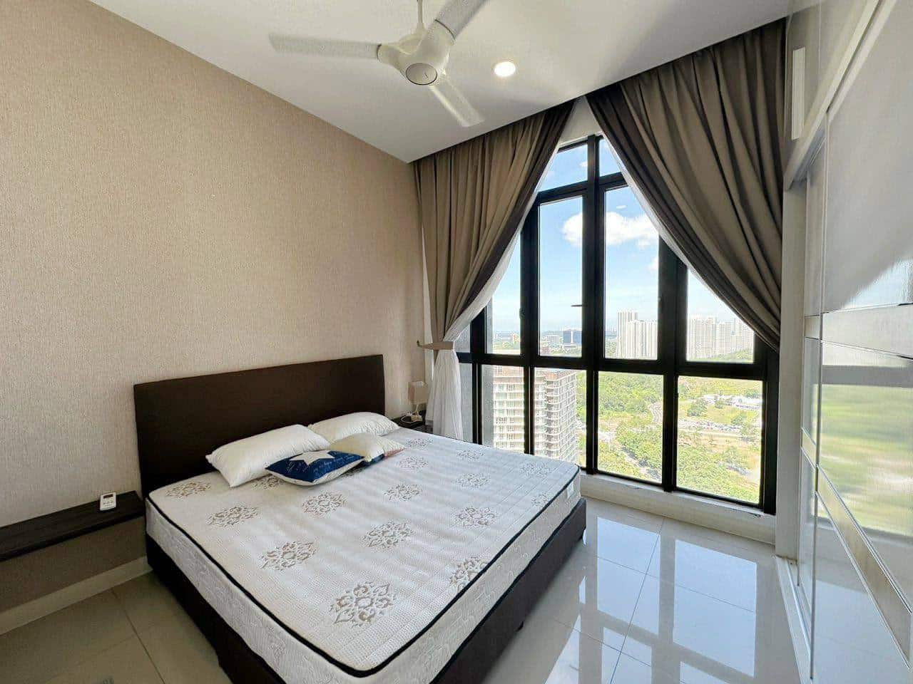 Condo Medini 5