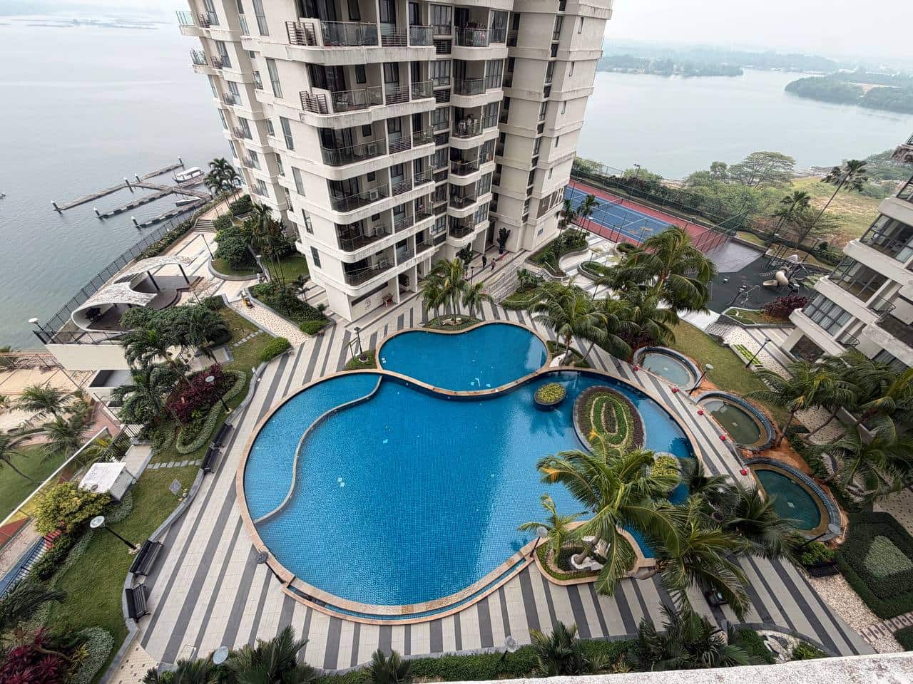 🌈For Sales (ML0255)

🏬 Royal Strand @ Country Gard… 2