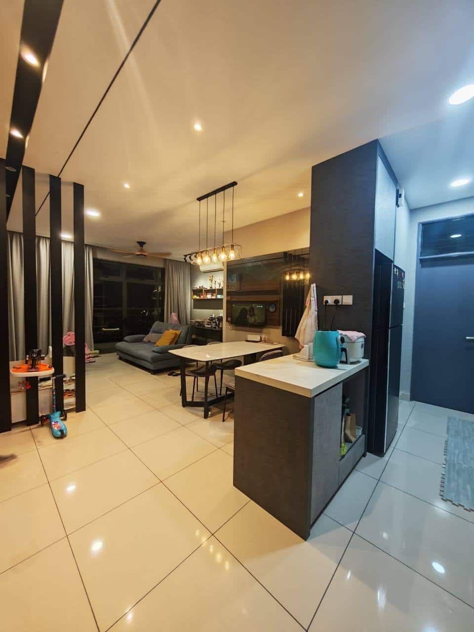 🔥 FOR SALE | 8SCAPE RESIDENCE @ TAMAN PERLING 🔥

🏡… 4