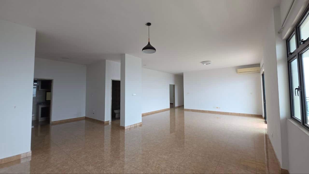 update photo

Luxury Condo 
🏠Laguna Height Condomi… 3