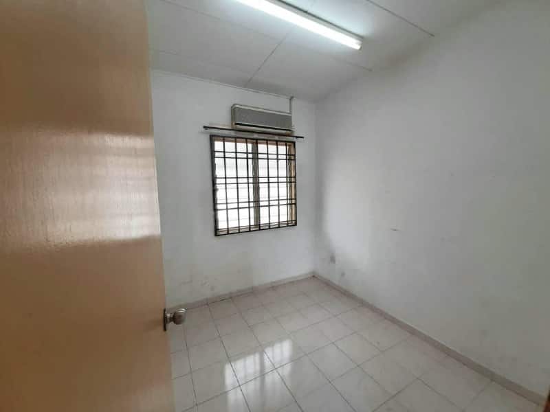 ‼️ Cheap ‼️ Full Loan 

For Sale (MF4283)

- Taman… 3
