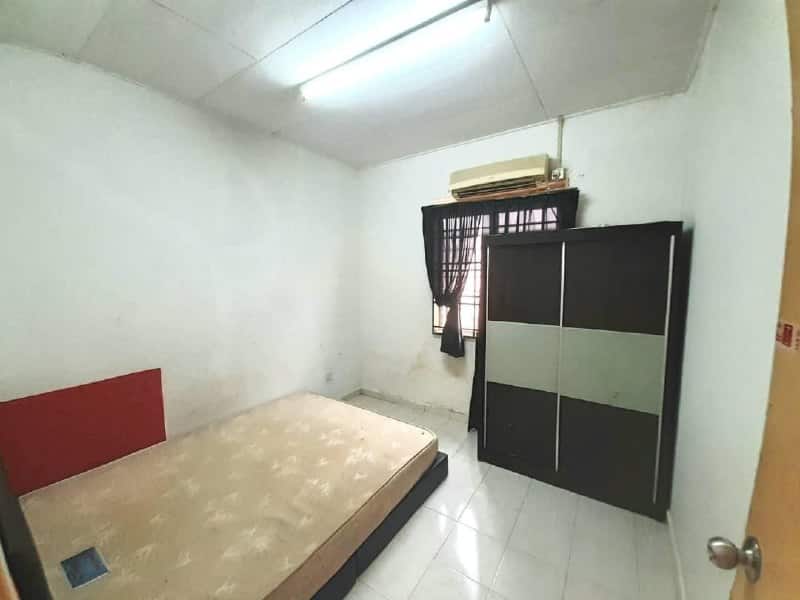 ‼️ Cheap ‼️ Full Loan 

For Sale (MF4283)

- Taman… 4