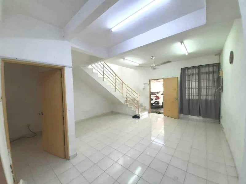 ‼️ Cheap ‼️ Full Loan 

For Sale (MF4283)

- Taman… 7