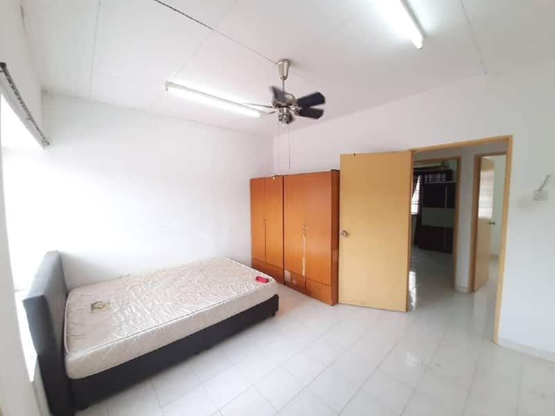 ‼️ Cheap ‼️ Full Loan 

For Sale (MF4283)

- Taman… 9