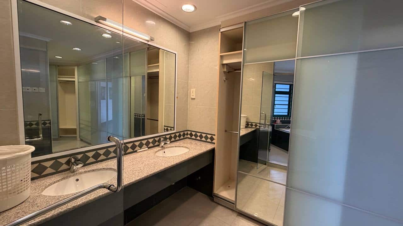 Exclusive Penthouse For Sale
Straits View @ Permas… 7