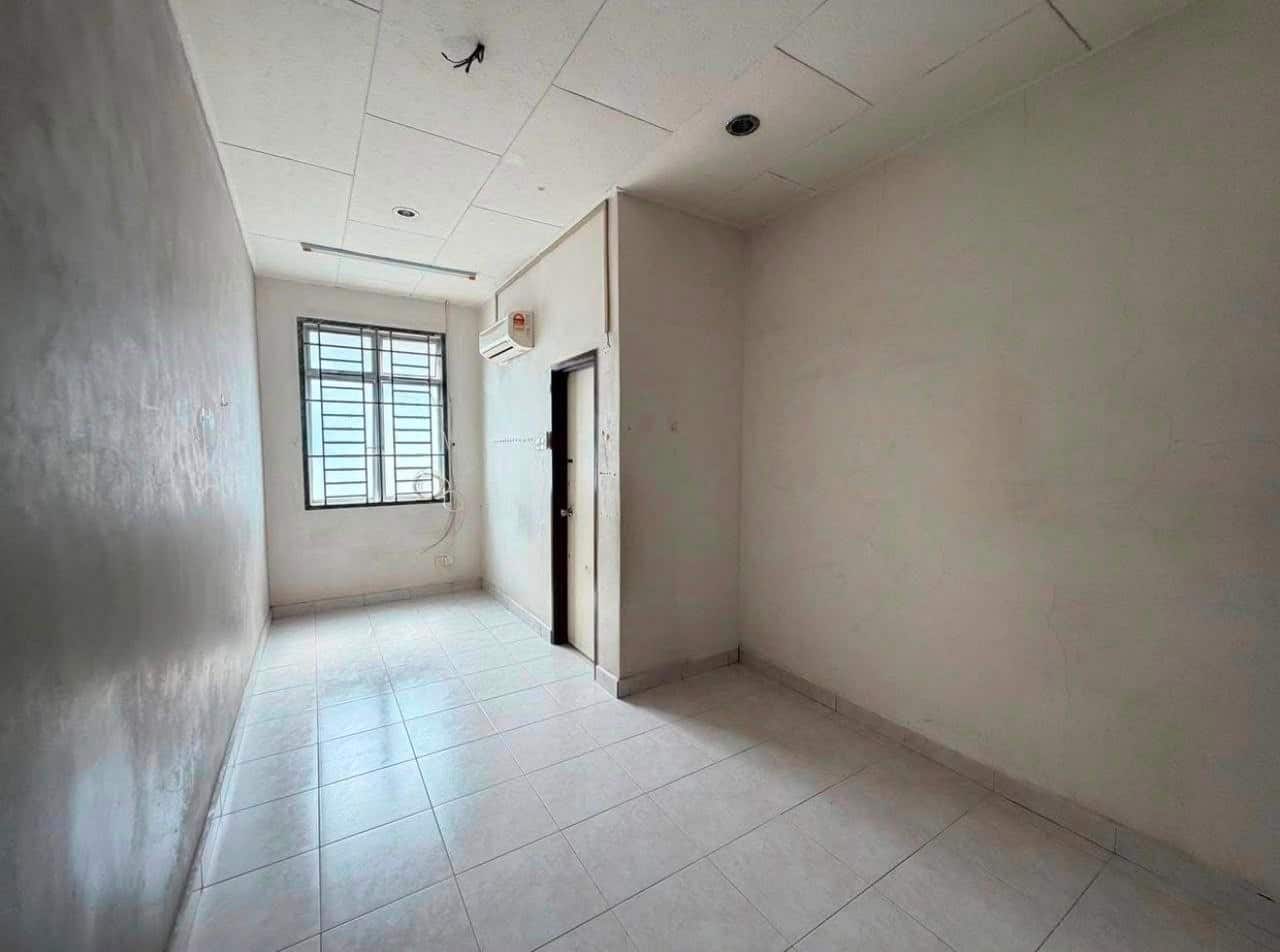 For Sale (GC1308/AH)

📍Taman Nusa Bestari
📍Nearby … 5