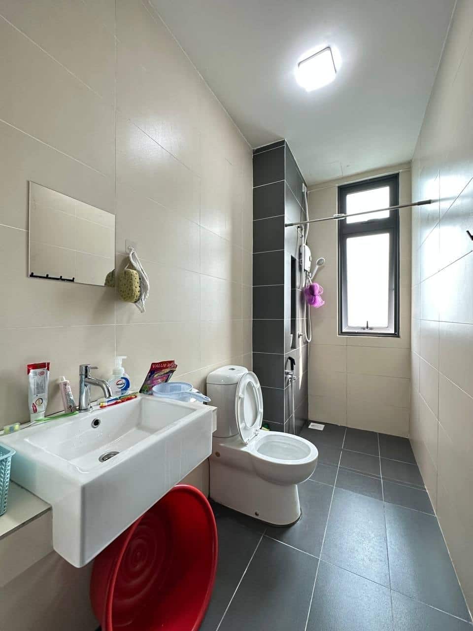 FOR SALE
Selling Rm 400k
Bv TBC 
Tenanted 
Viewing… 9