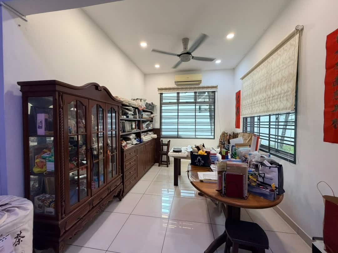 2-Storey Semi-D Link Bungalow Taman Gaya 4