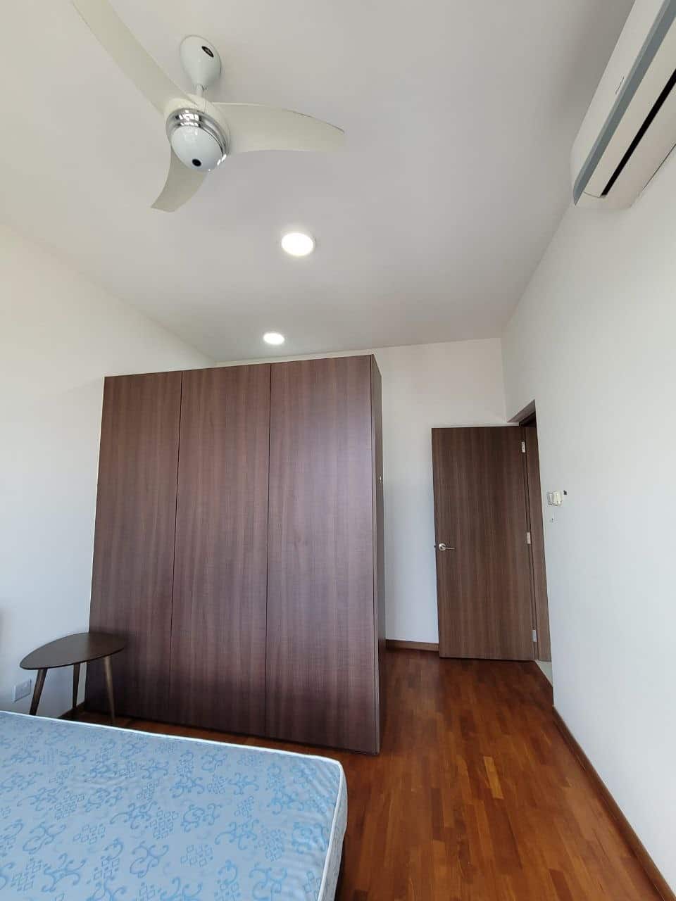 Condominium Crescent Bay Suites 7