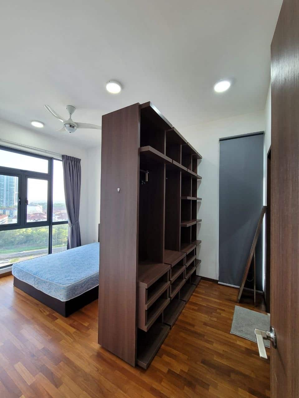 Condominium Crescent Bay Suites 6