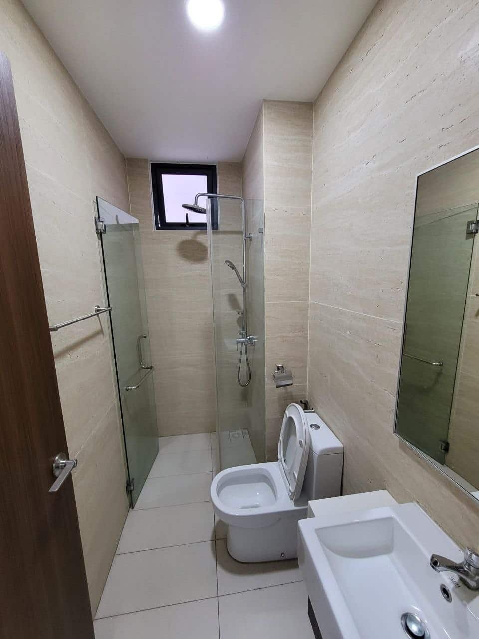 Condominium Crescent Bay Suites 9