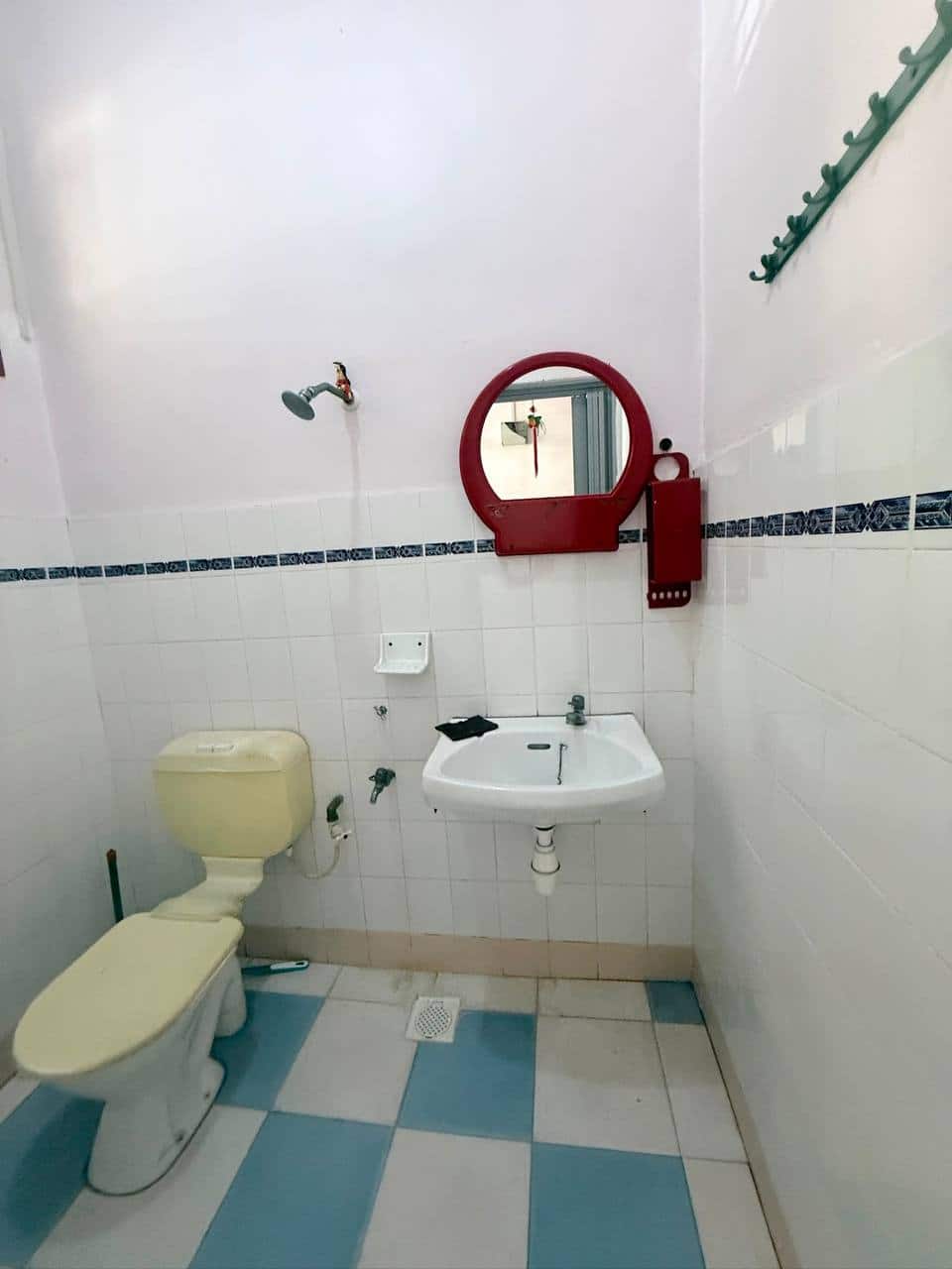 Semi-D Terrace Taman Megan Ria 8