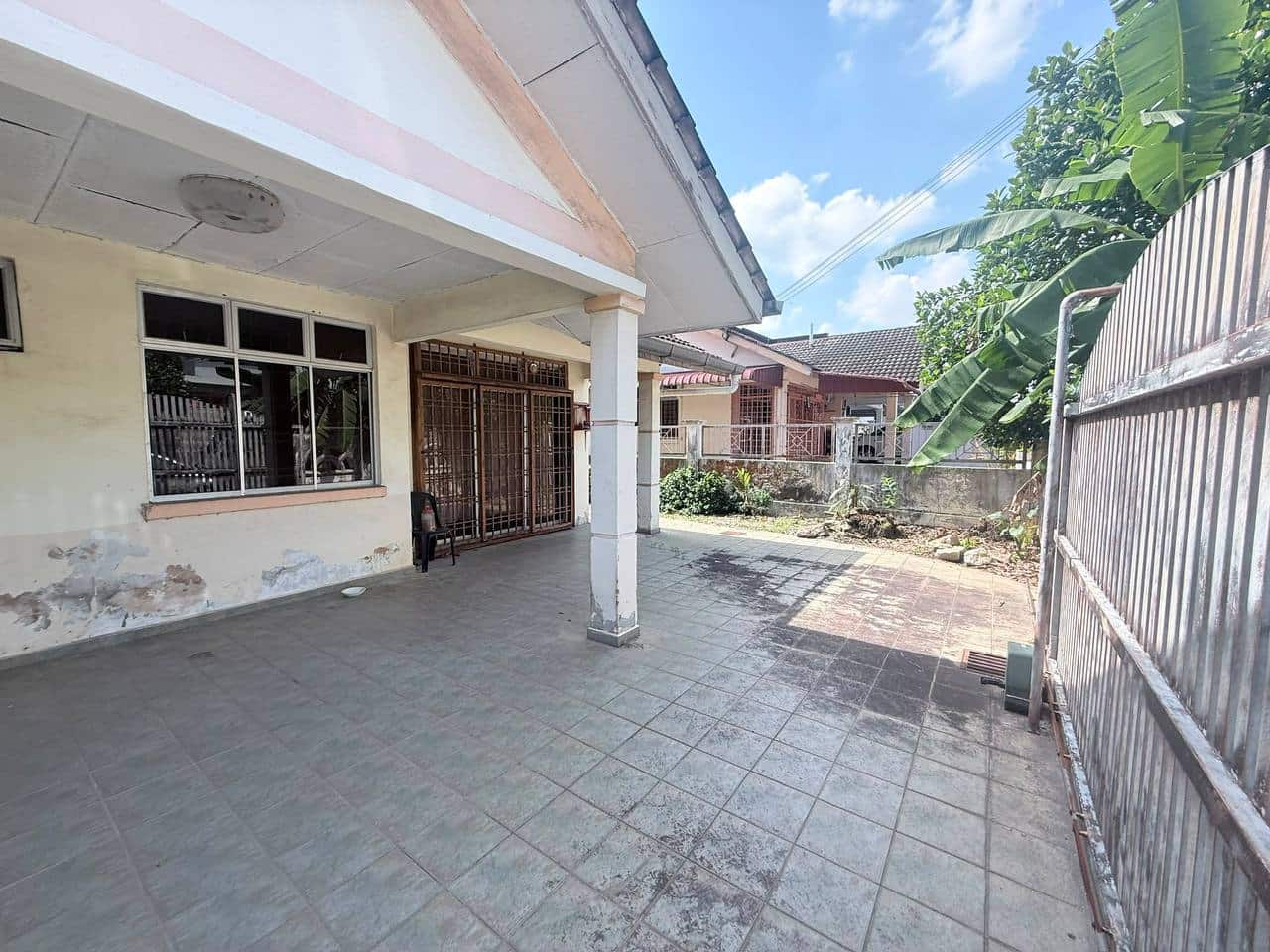 Semi-D Terrace Taman Megan Ria 2
