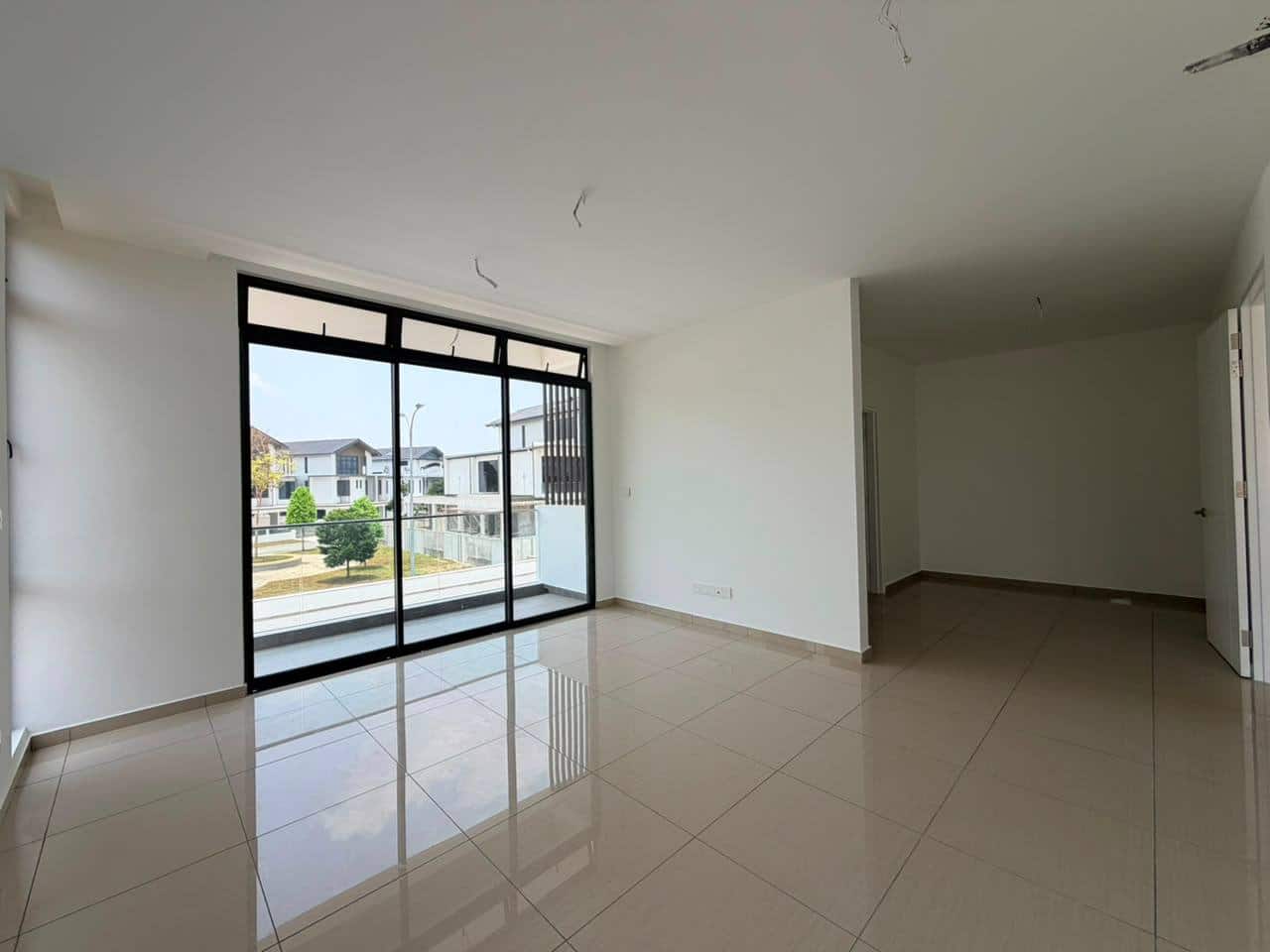 3-Storey Cluster House The Woodland Horizon Hills 4