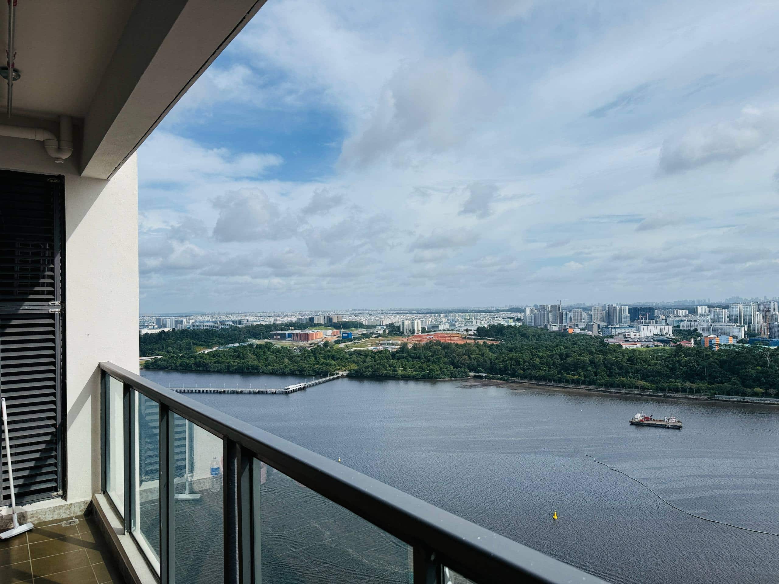 Condominium R&F Princess Cove 3