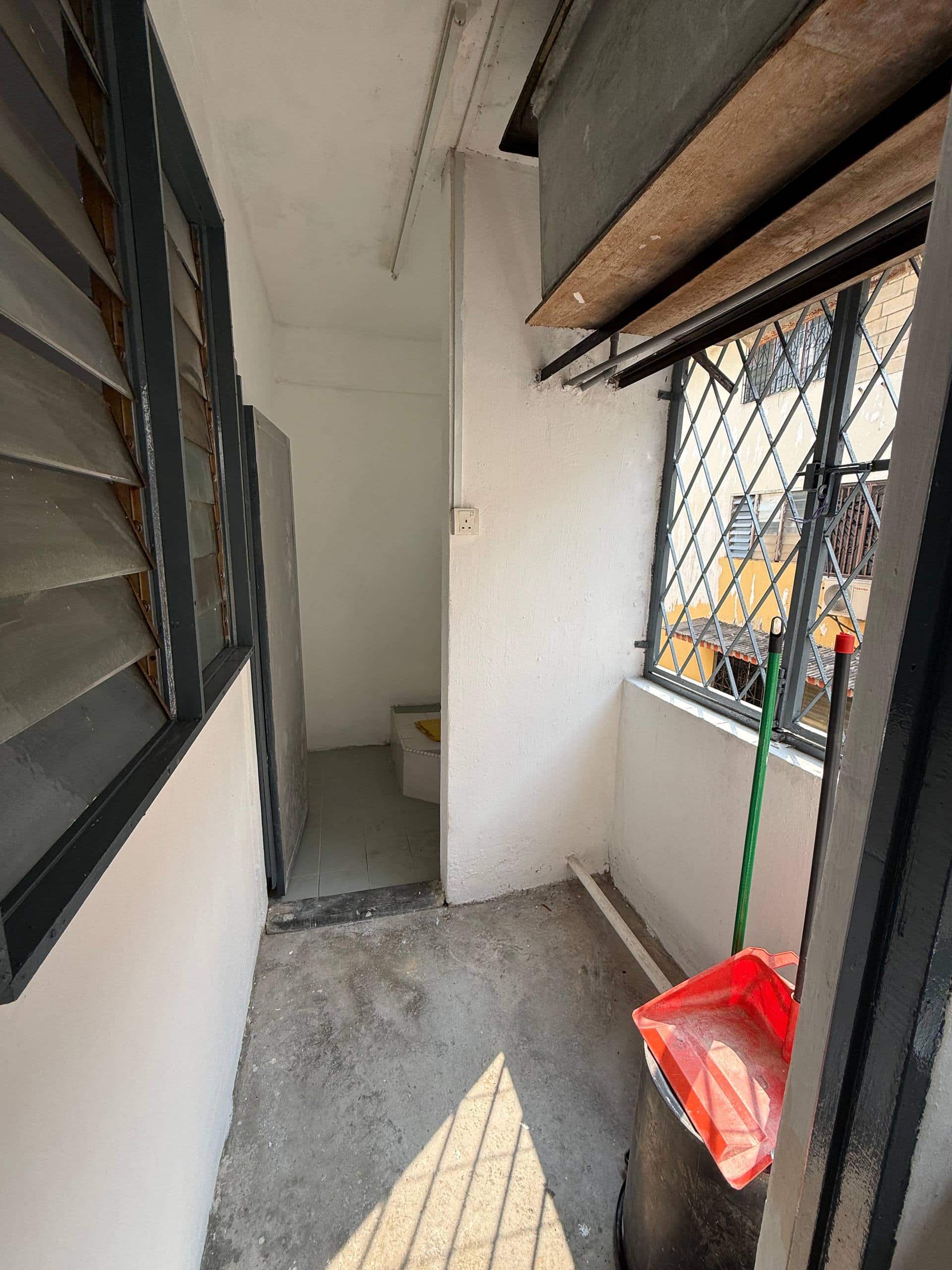 Low Cost Flat Taman Ungku Tun Aminah 5