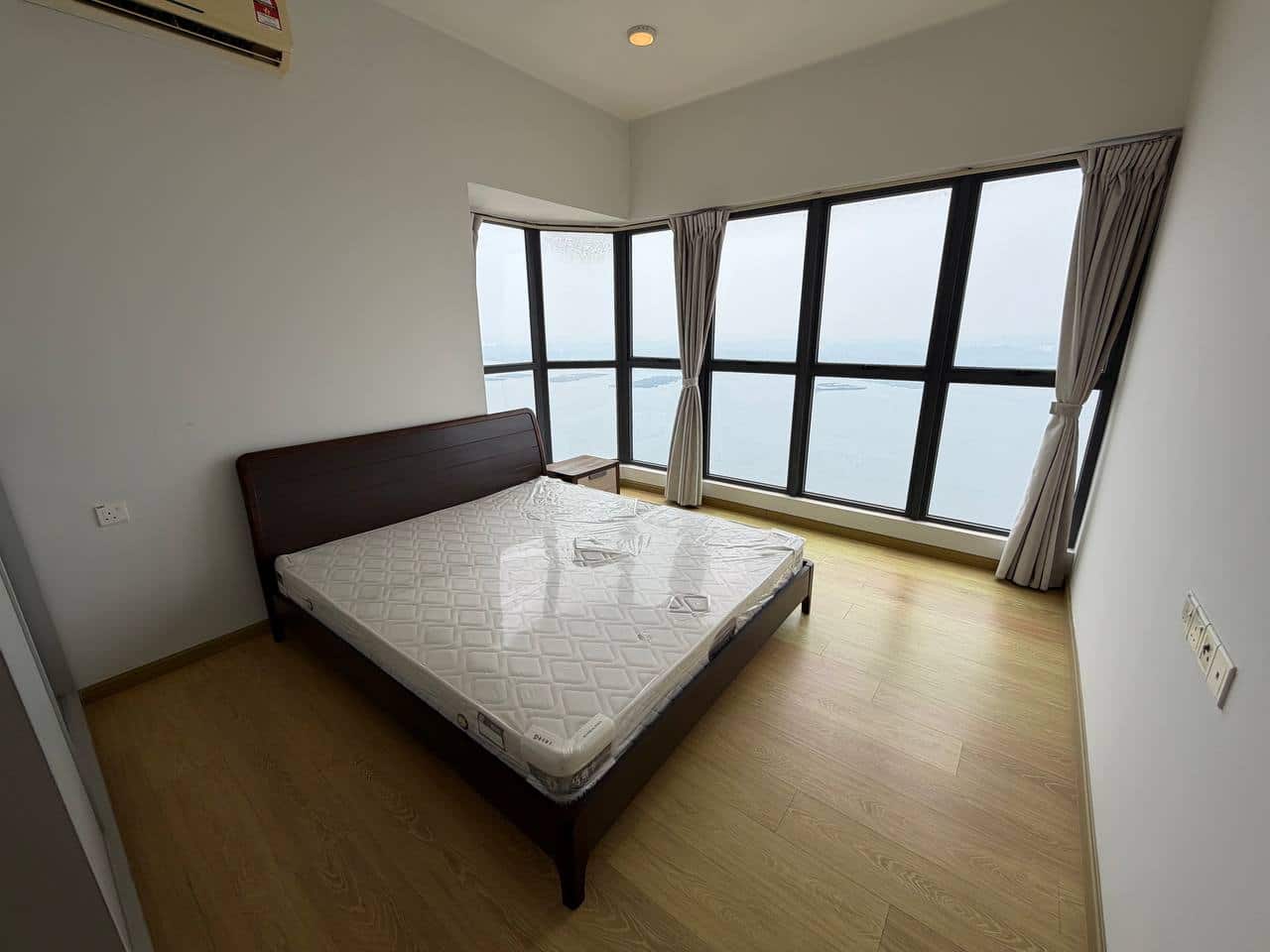 Condominium Country Garden Danga Bay 7