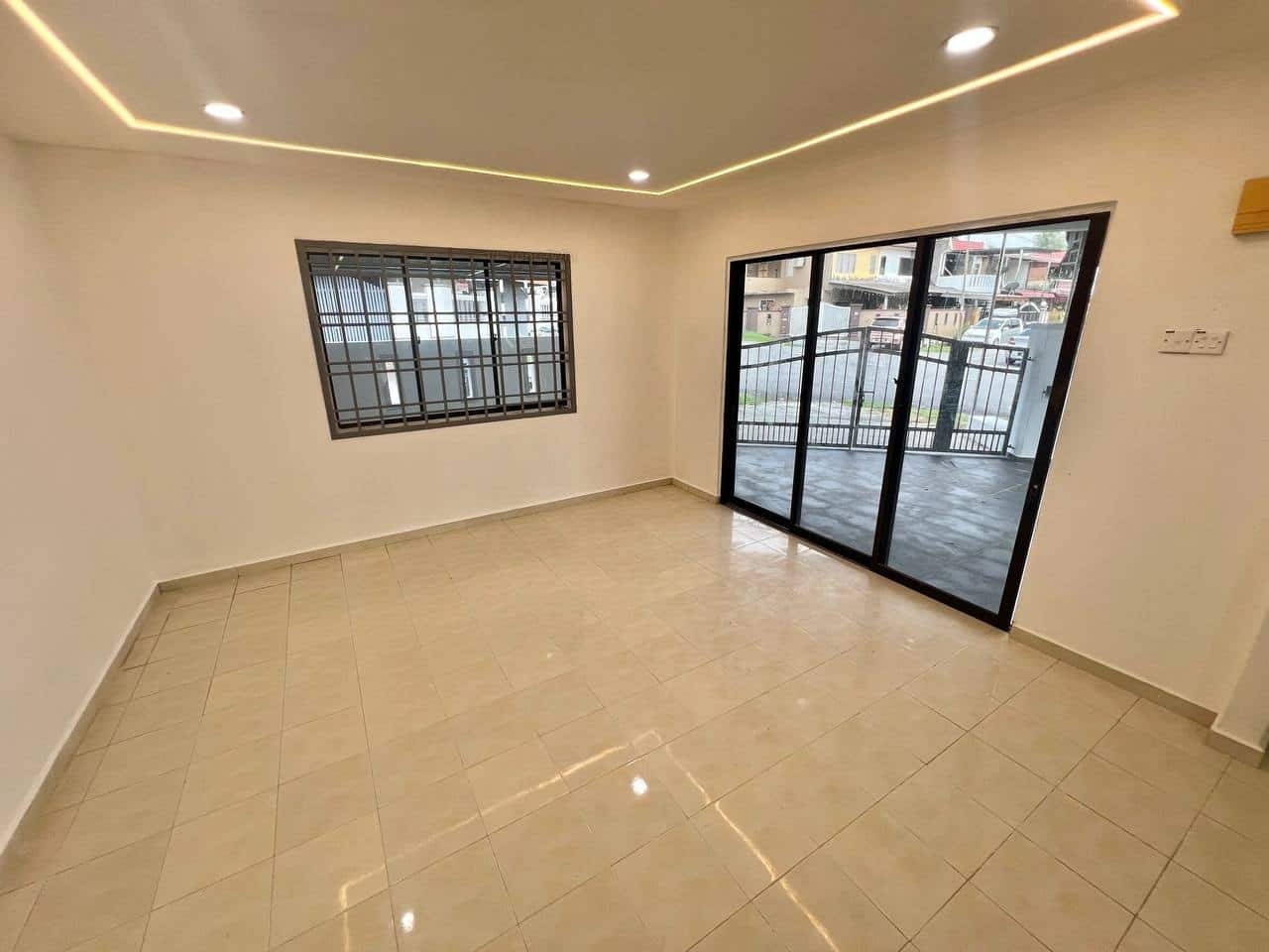 Double Storey Low Cost Corner Taman Damai Jaya 1