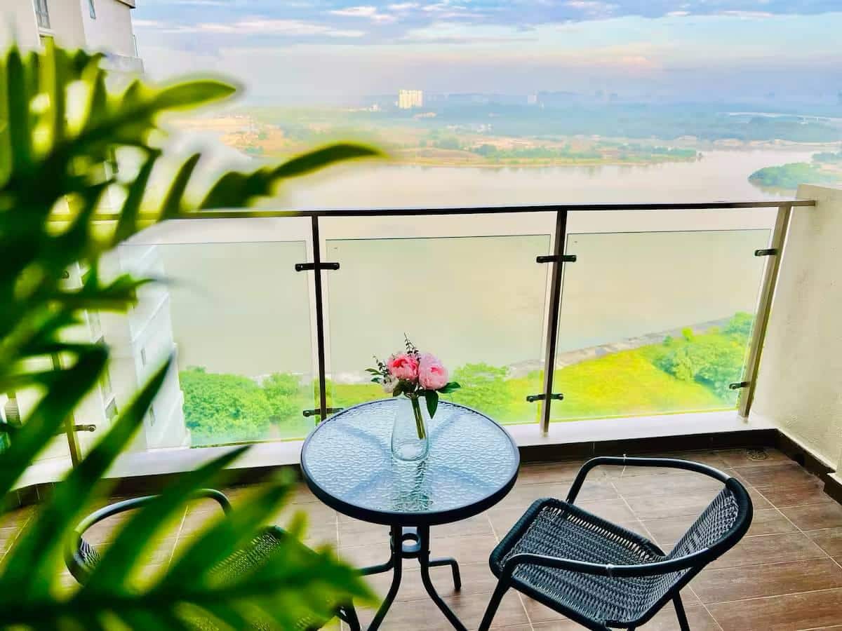 Condominium Country Garden Royal Strand 5