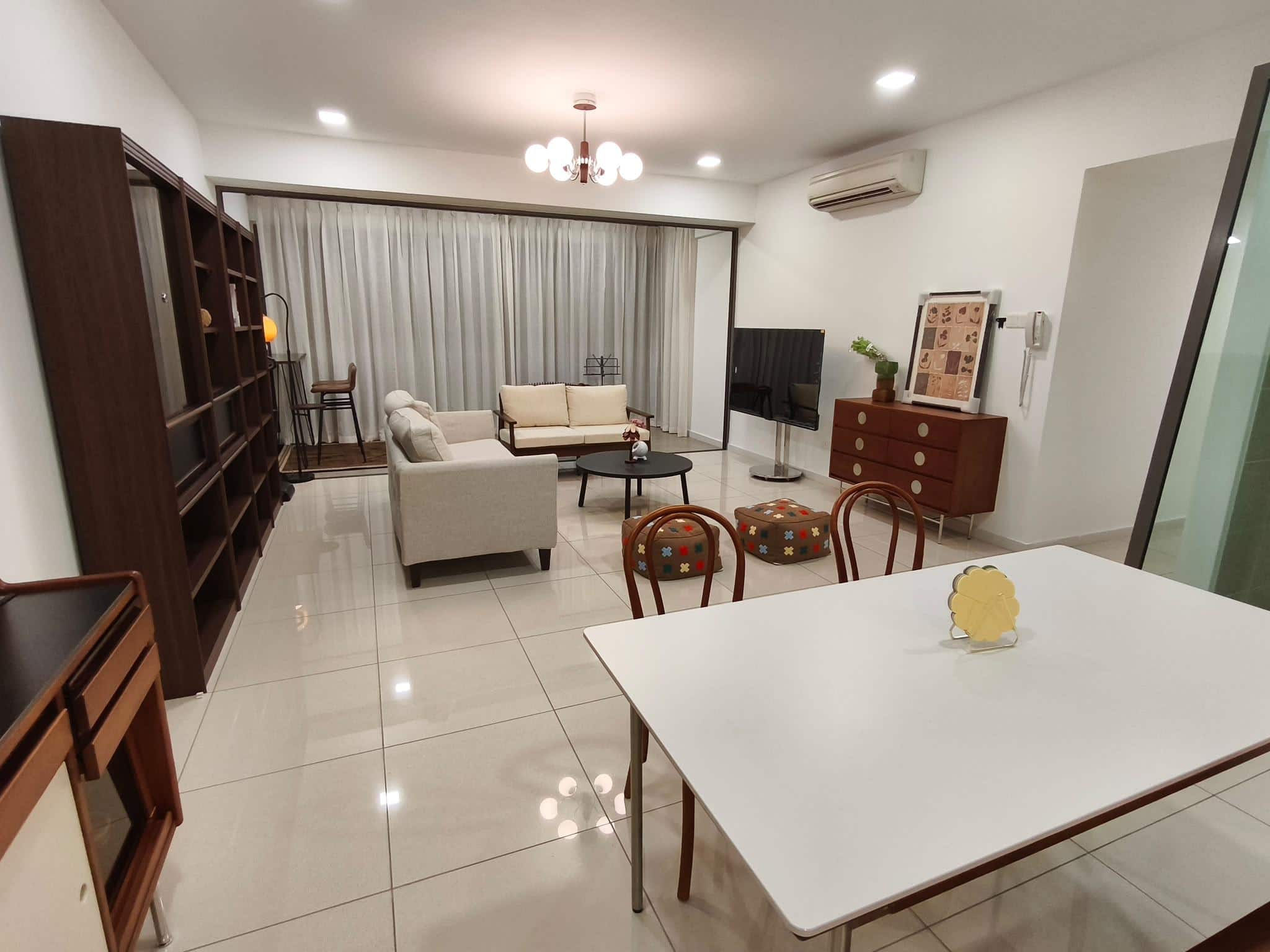 Condominium Medini 2