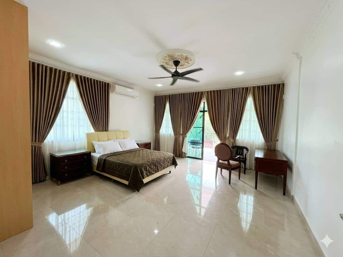 2-Storey Bungalow Taman Bukit Kempas 4