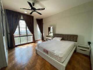 Service Apartment Molek Pine 1 @ Taman Molek 2