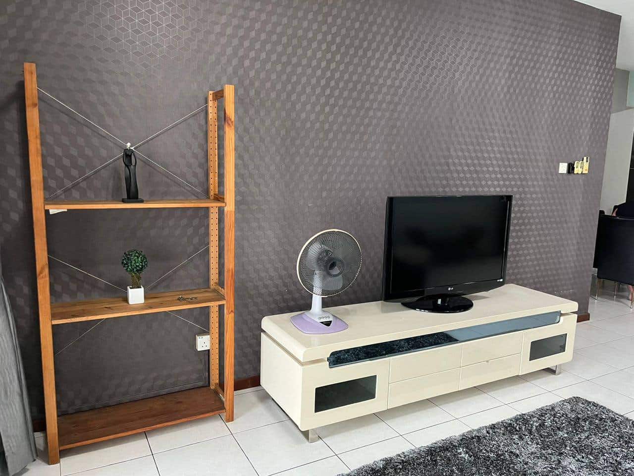 Service Apartment Molek Pine 1 @ Taman Molek 6
