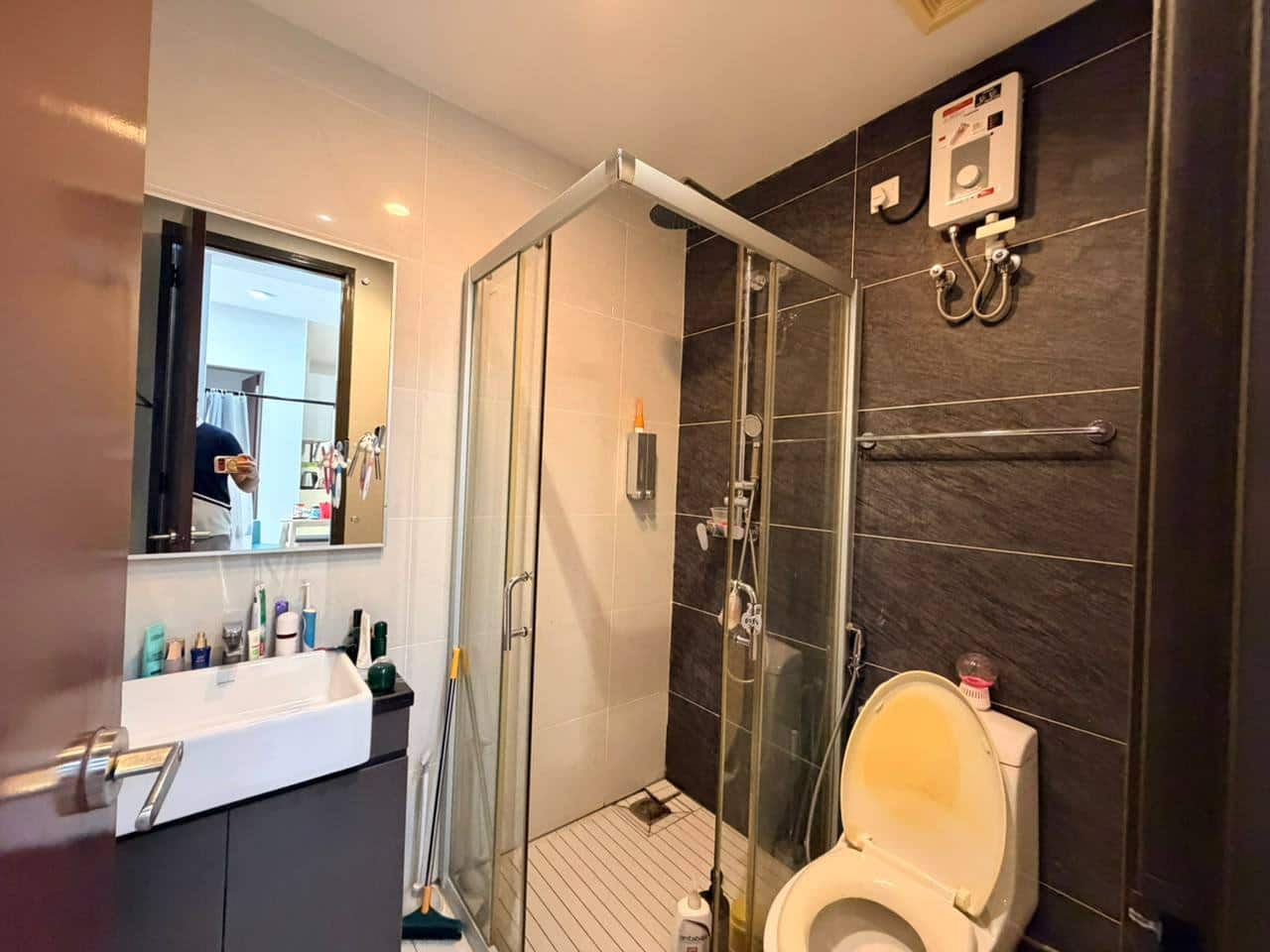 Condominium Bay Laurel Country Garden Danga Bay 8