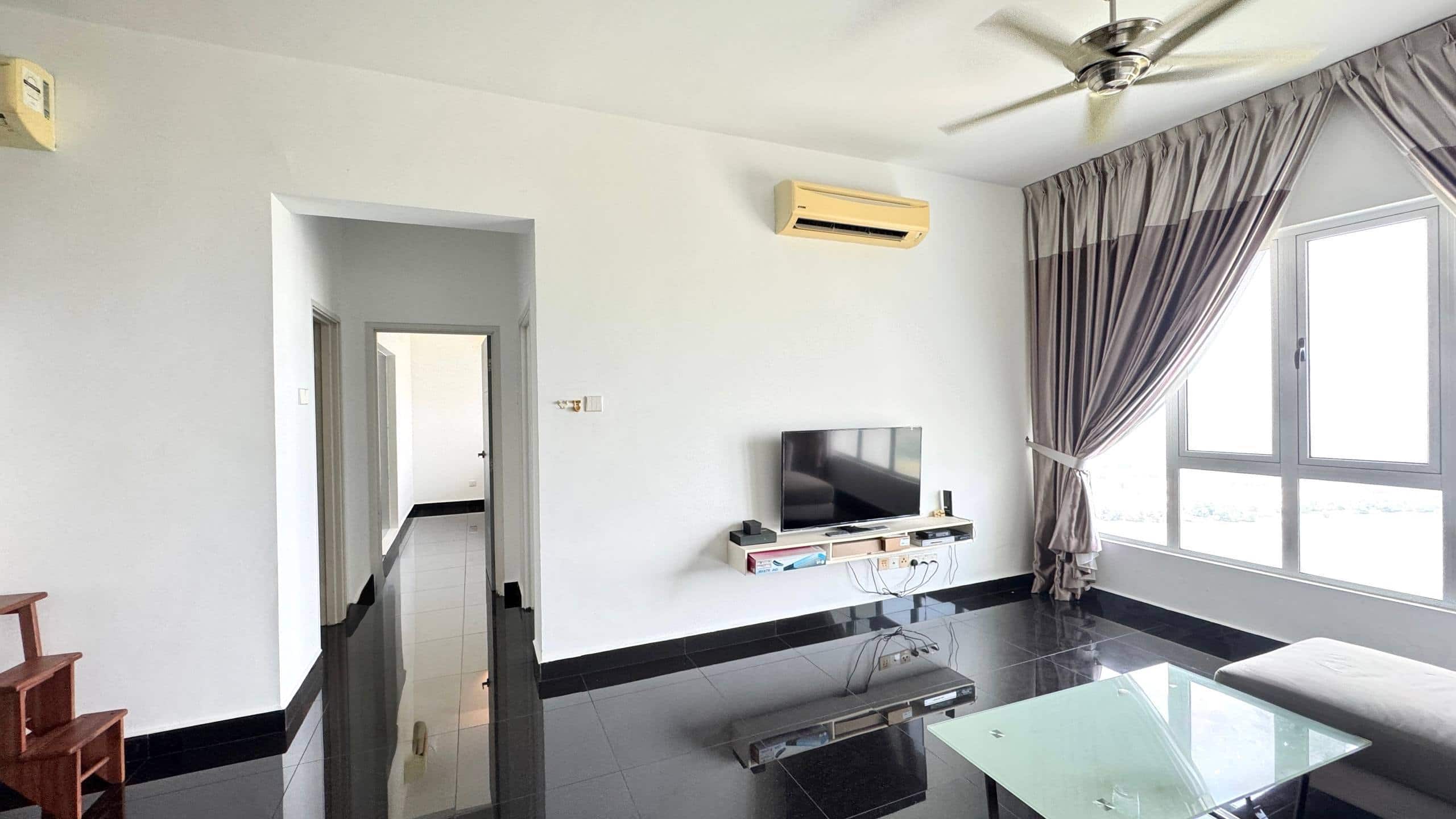 Condominium Danga Bay 4