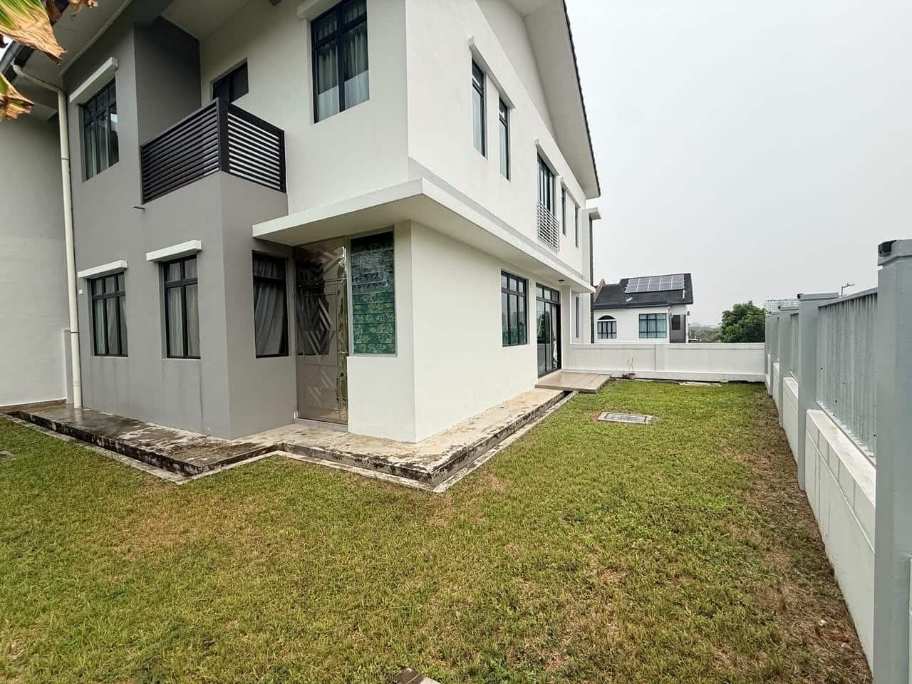 2.5-Storey Corner Semi-D Nusa Idaman 1