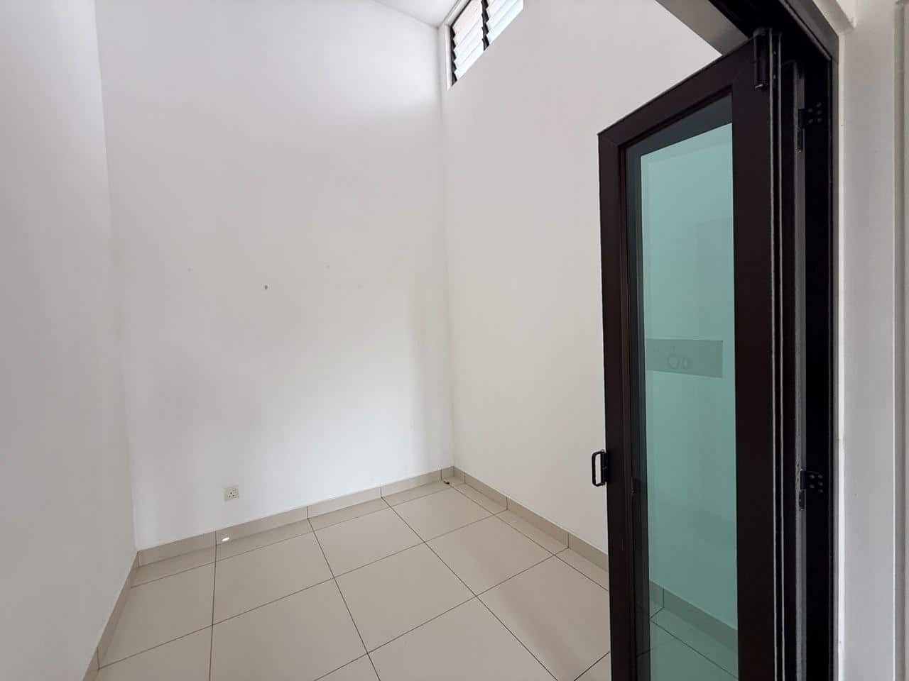 2.5-Storey Corner Semi-D Nusa Idaman 7
