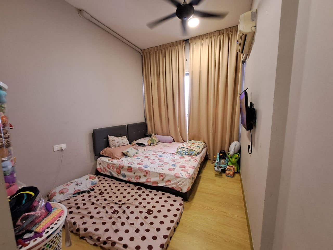 Condominium Danga Bay 7
