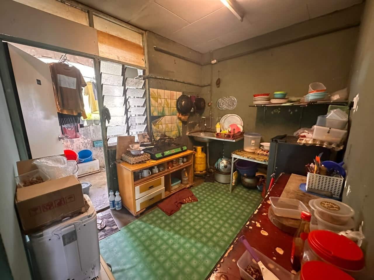 Low Cost Flat Tampoi Taman Cempaka 5