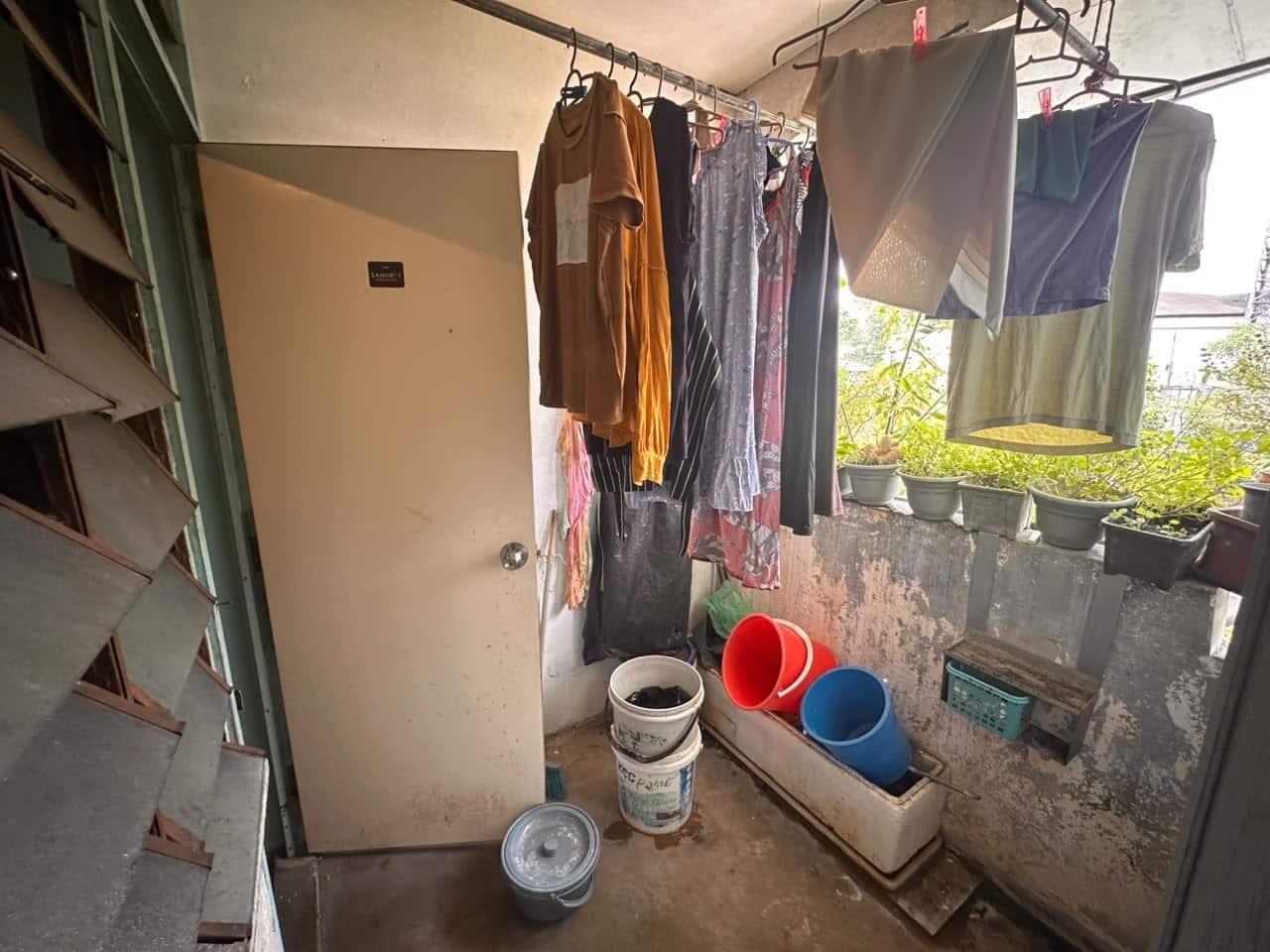 Low Cost Flat Tampoi Taman Cempaka 6