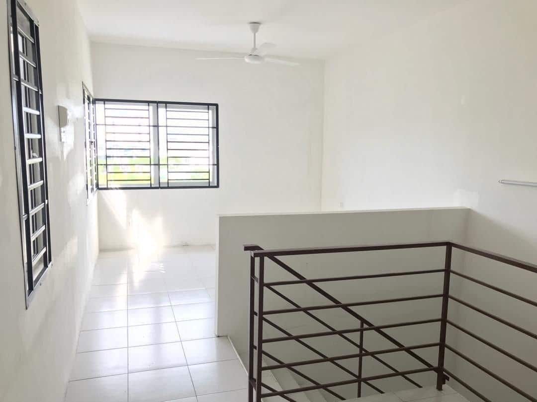 2.5-Storey Terrace House Taman Scientex 4
