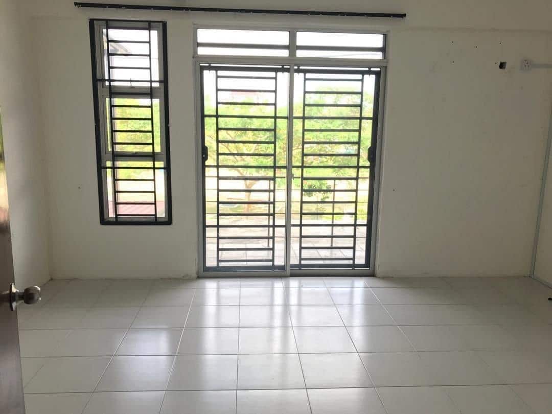 2.5-Storey Terrace House Taman Scientex 3