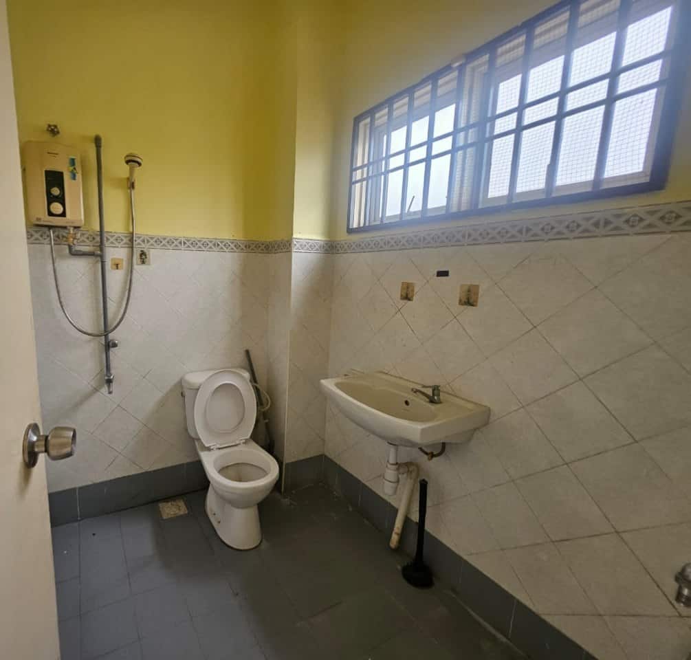 2-Storey Terrace House Bukit Indah 10 9