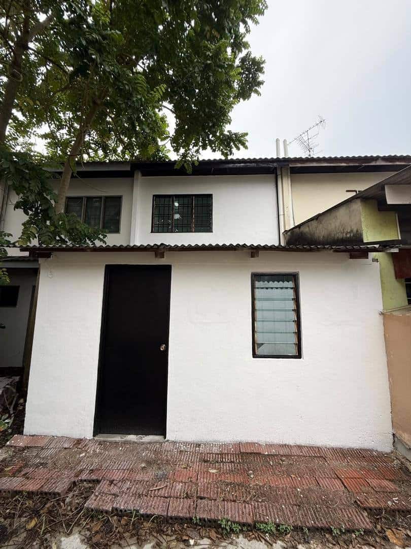 Double Storey Low Cost House Taman Molek 9