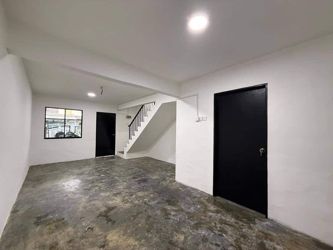 Double Storey Low Cost House Taman Molek 2