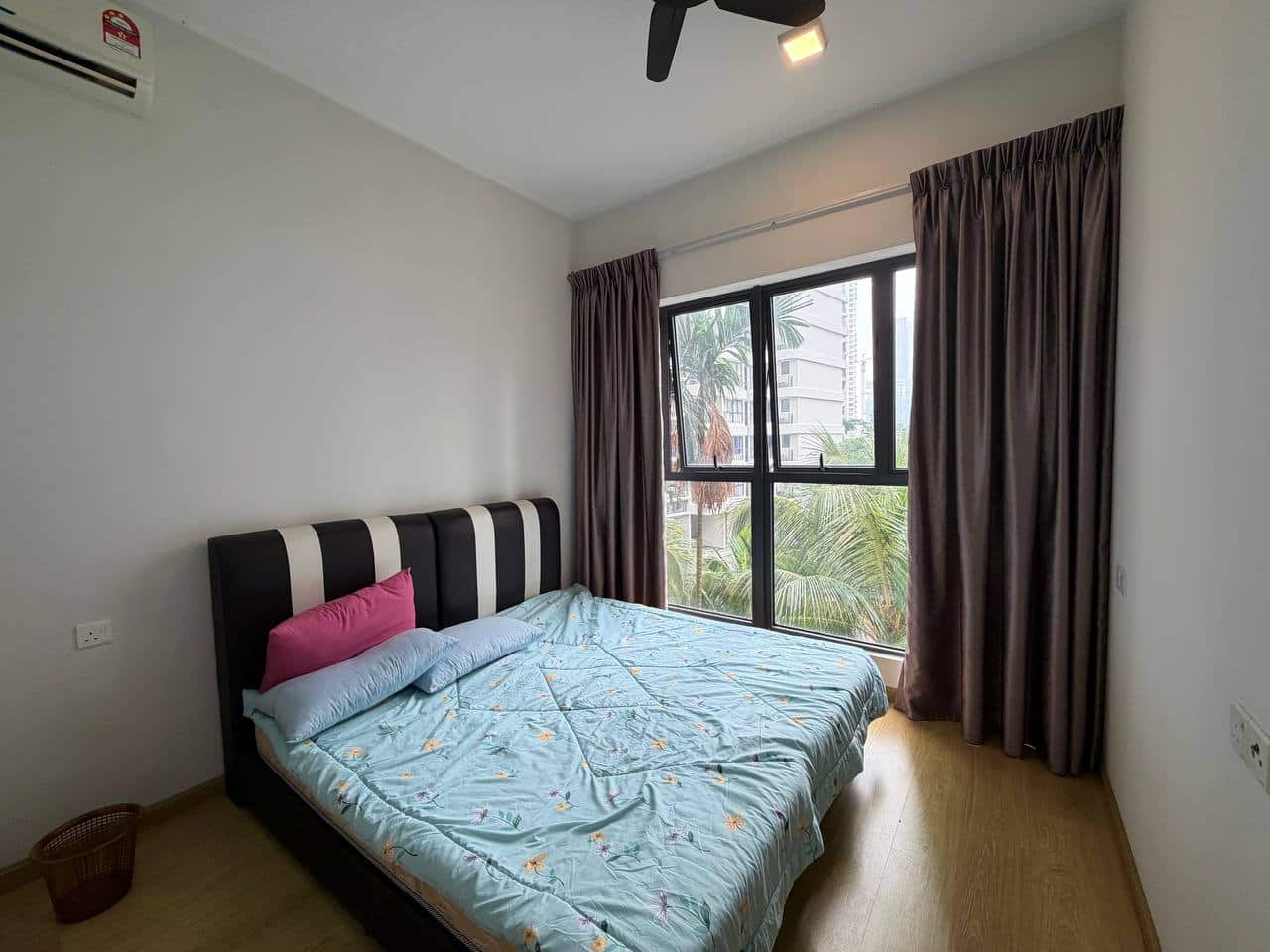 Condominium Bay Laurel Country Garden Danga Bay 3