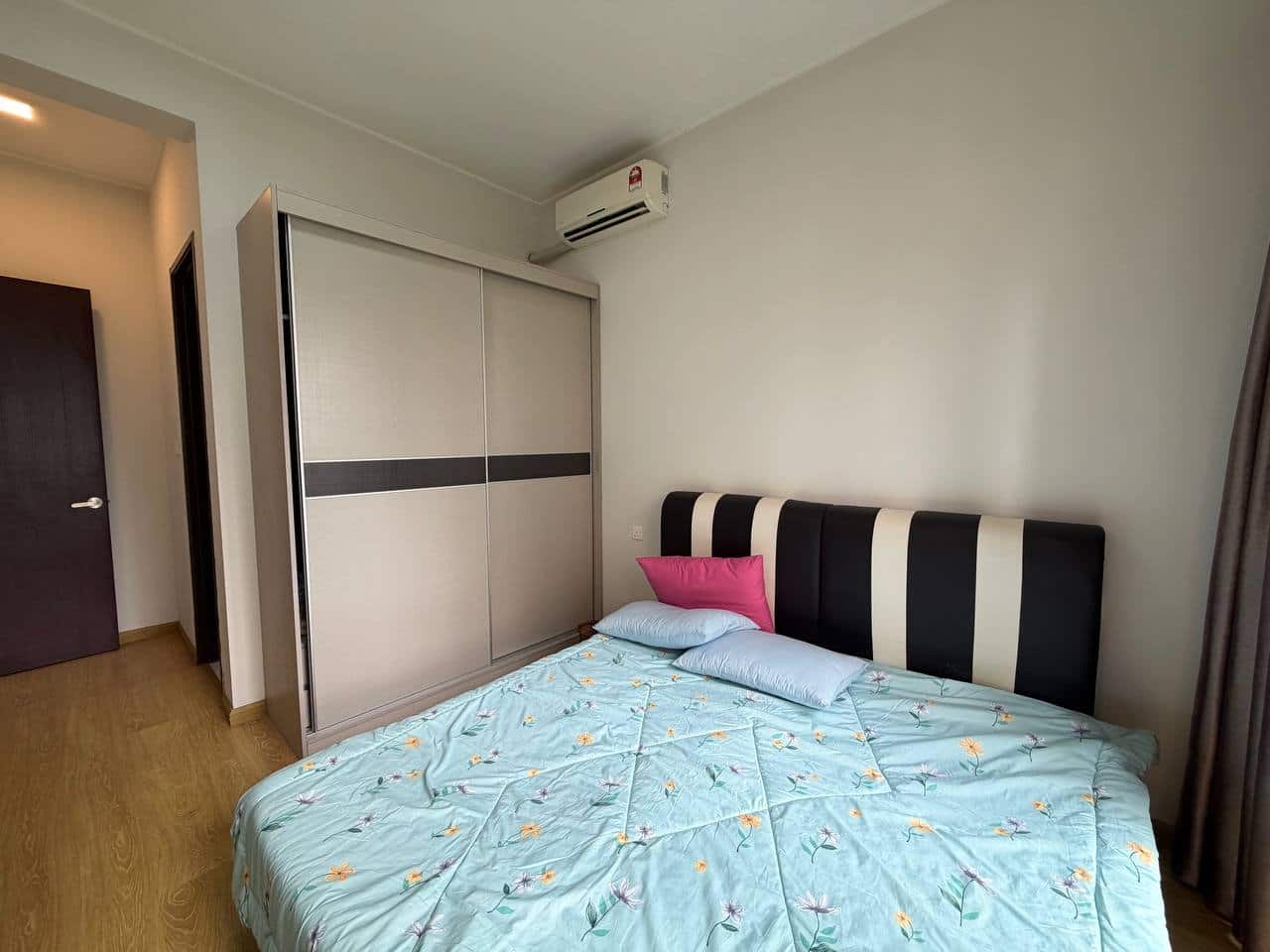 Condominium Bay Laurel Country Garden Danga Bay 4