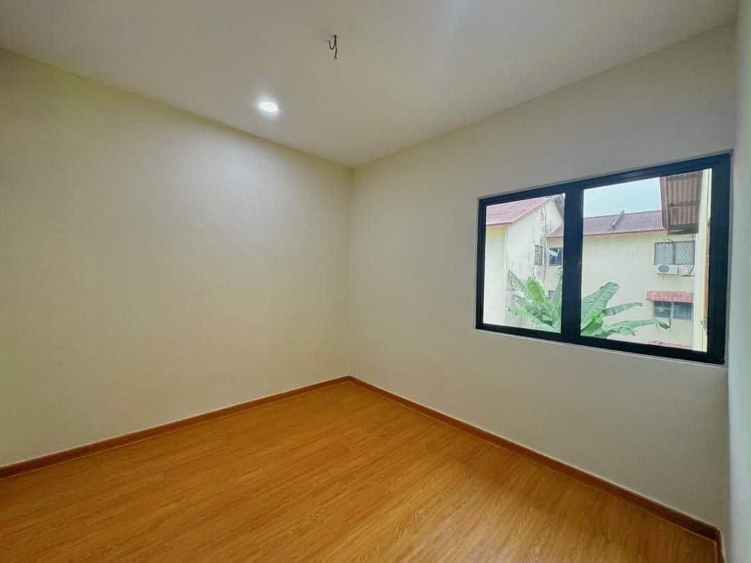 Low Cost Flat Selesa Jaya 6
